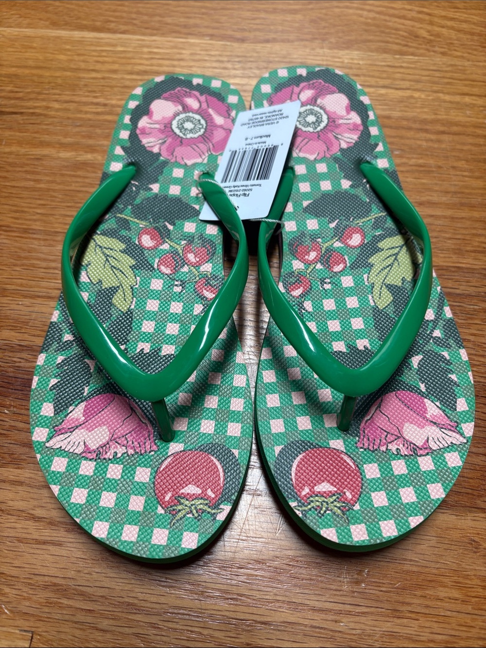NWT Vera Bradley Tomato Vines Kelly Green Flip Flops